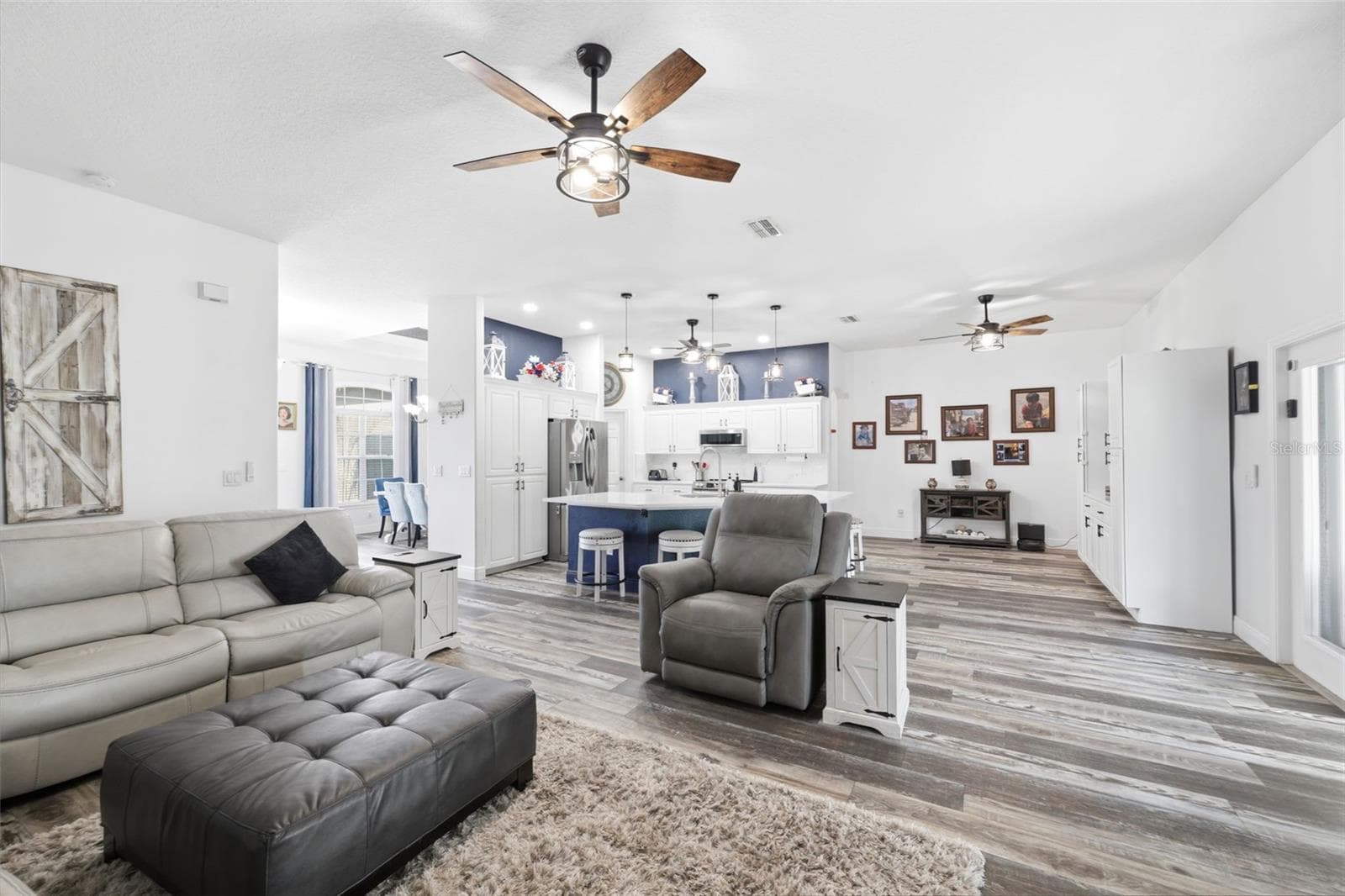 12041 Sapphire Dr photo 4