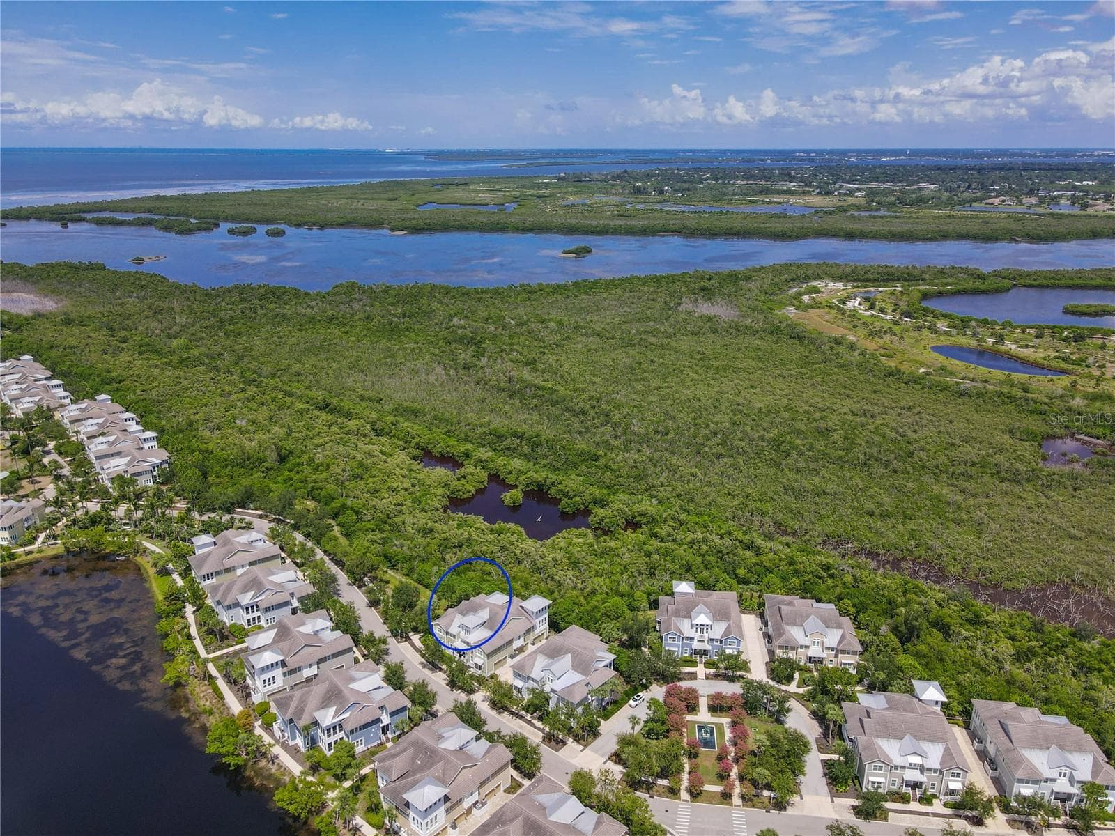 311 Sapphire Lake Dr #202 photo 4