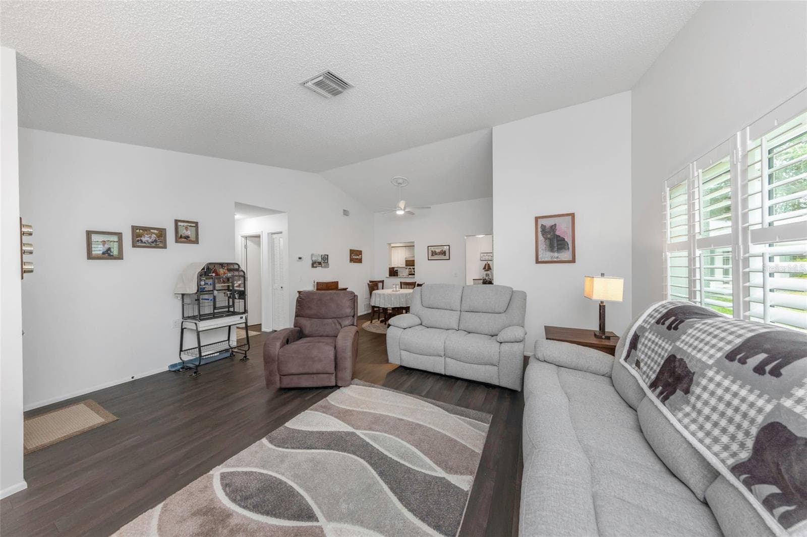 4866 Enfield CT photo 3