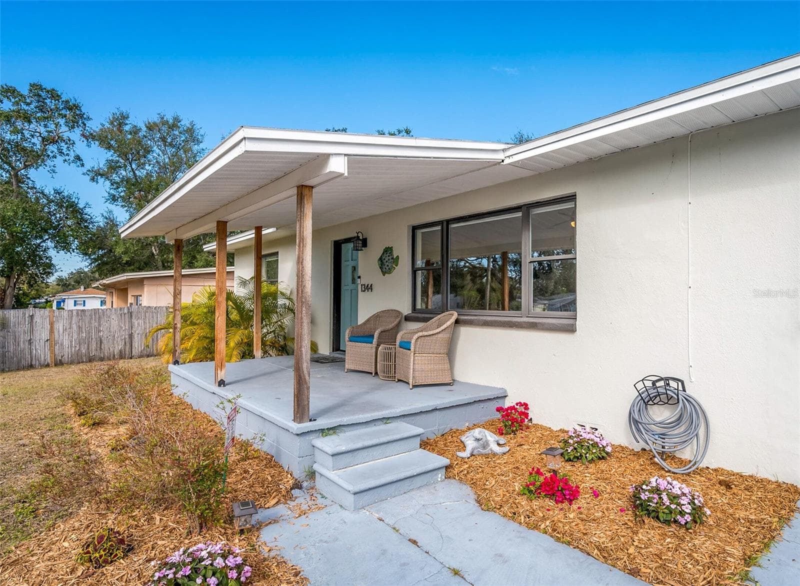 1344 Springdale St photo 3