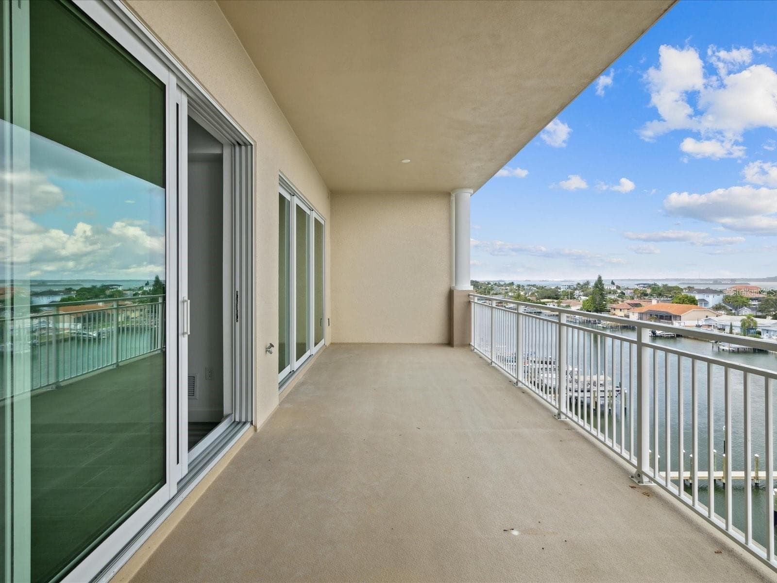 125 Island Way #305 photo 4