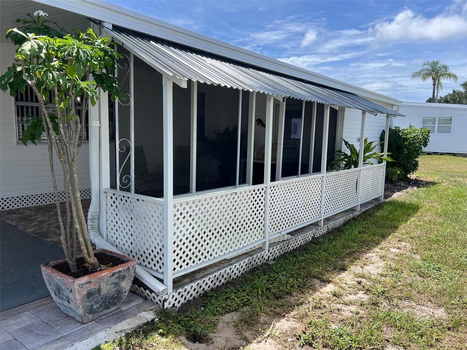 845 Cane Palm St photo 3