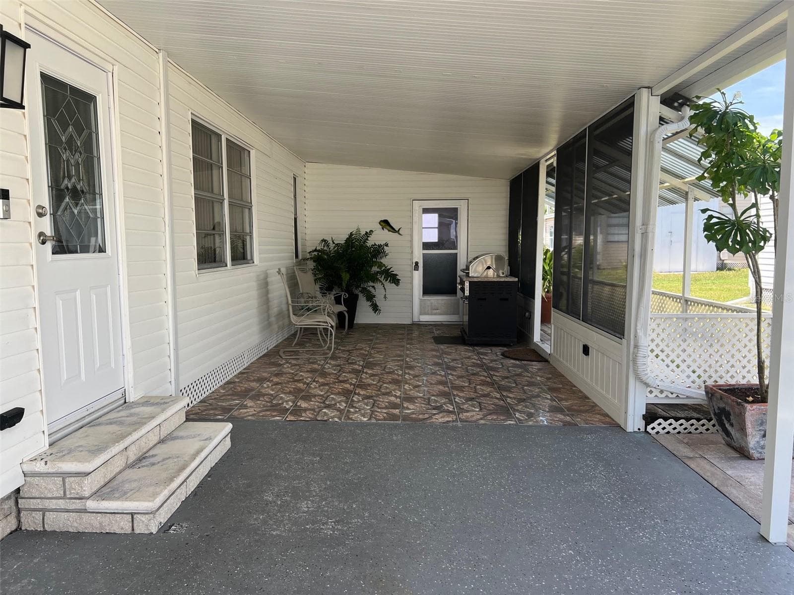 845 Cane Palm St photo 4