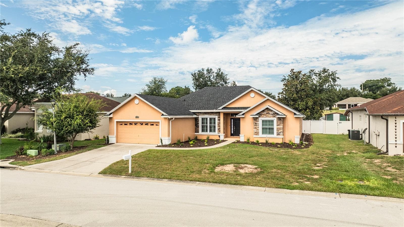 6331 Alamanda Hills Dr photo 3