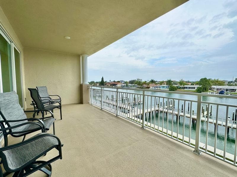 125 Island Way #305 photo 5