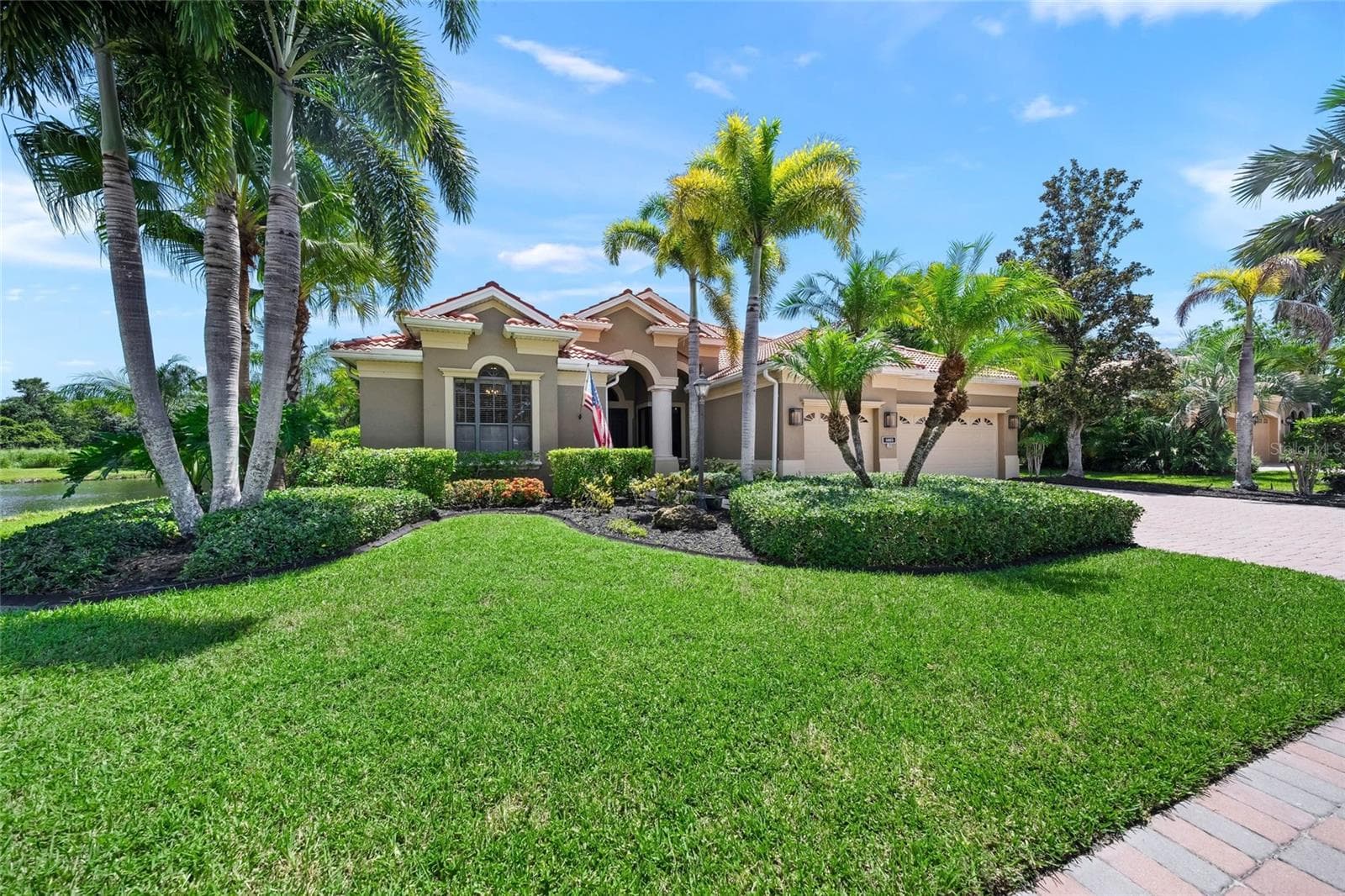 4665 Tuscana Dr photo 2