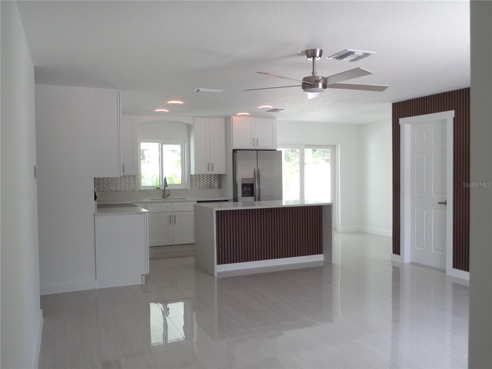 4925 Silk Oak Dr photo 2