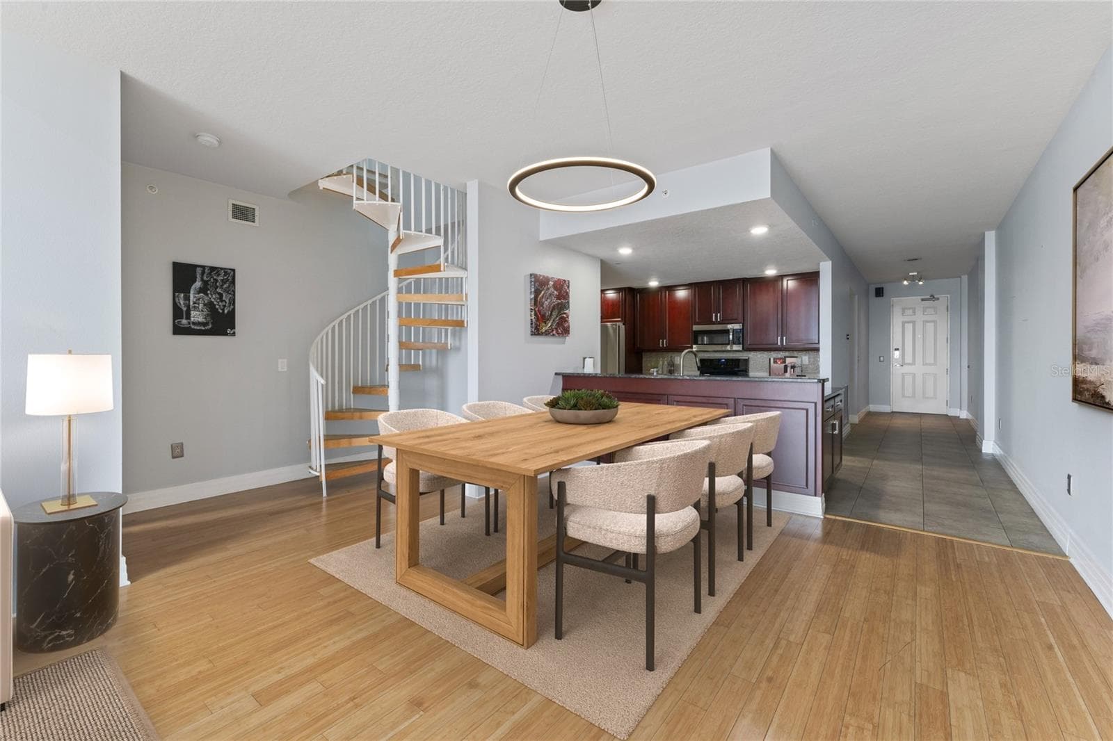 1108 N Franklin St #707 photo 4