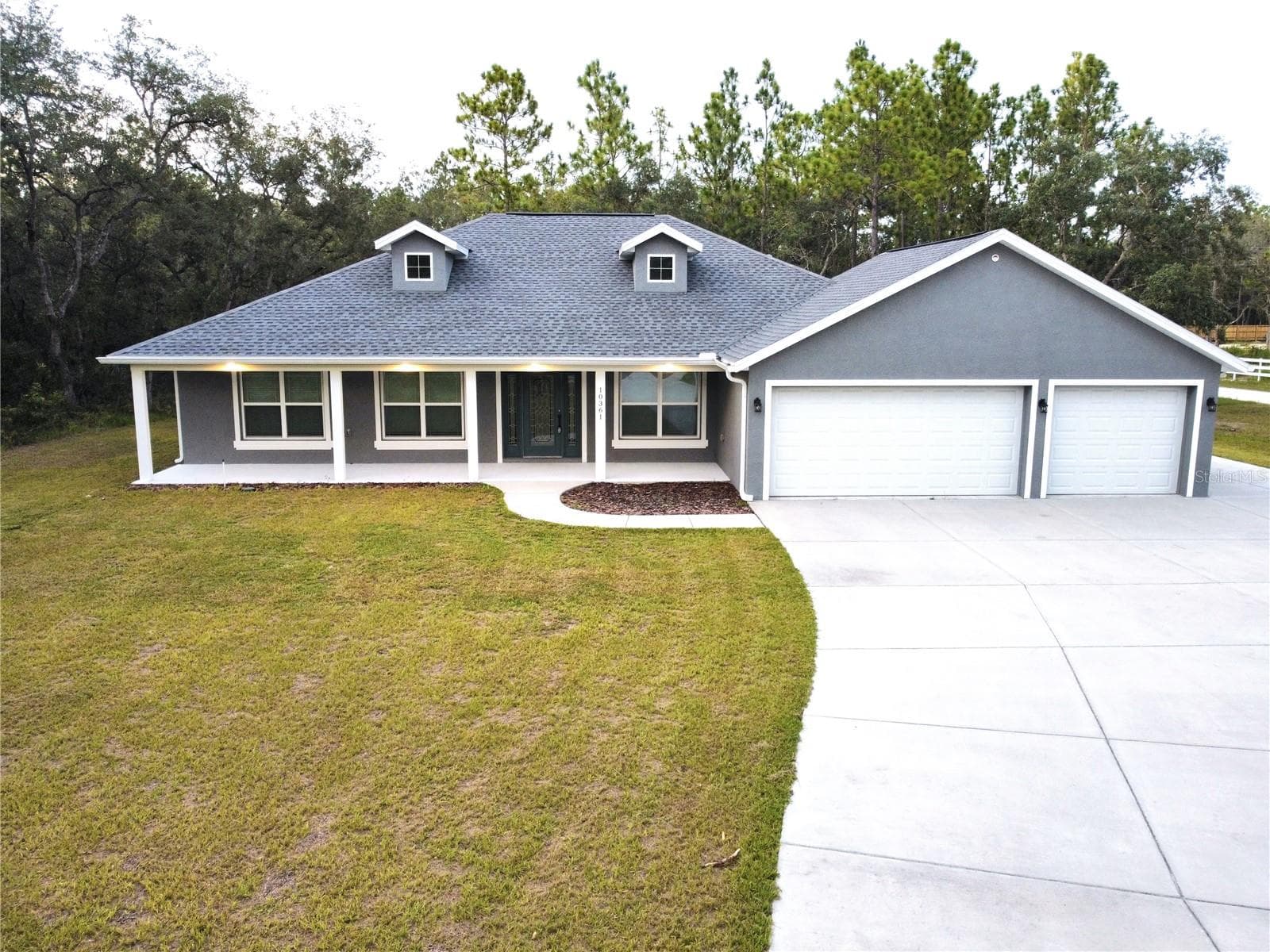 10361 Thrasher Ave photo 2