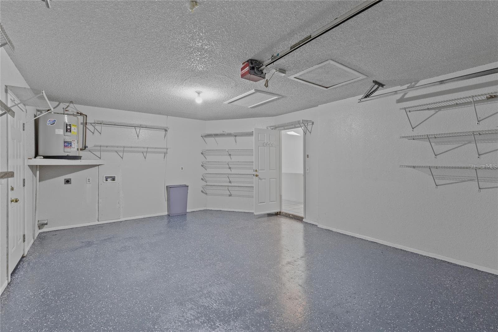 5116 Plantation Dr photo 3