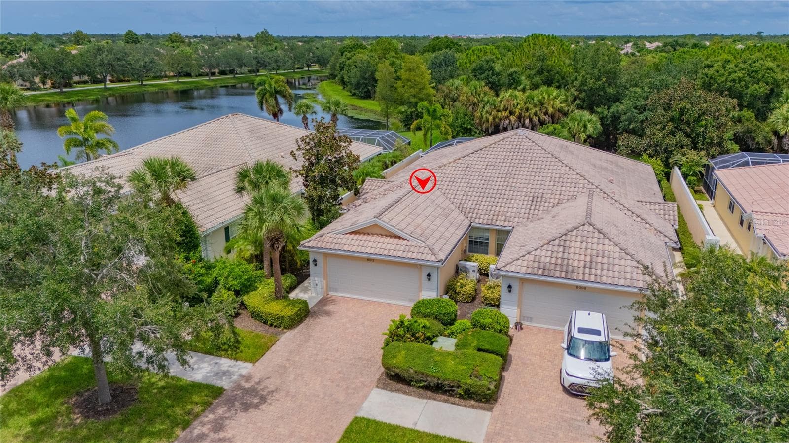 8012 Camminare Dr photo 3