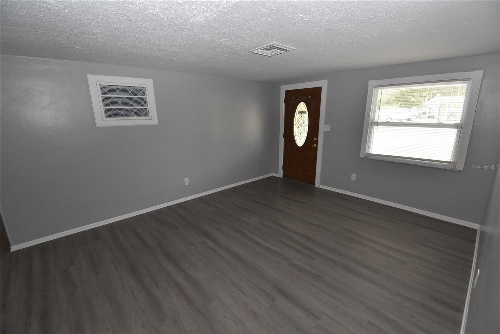 11025 Pickering Ln photo 5