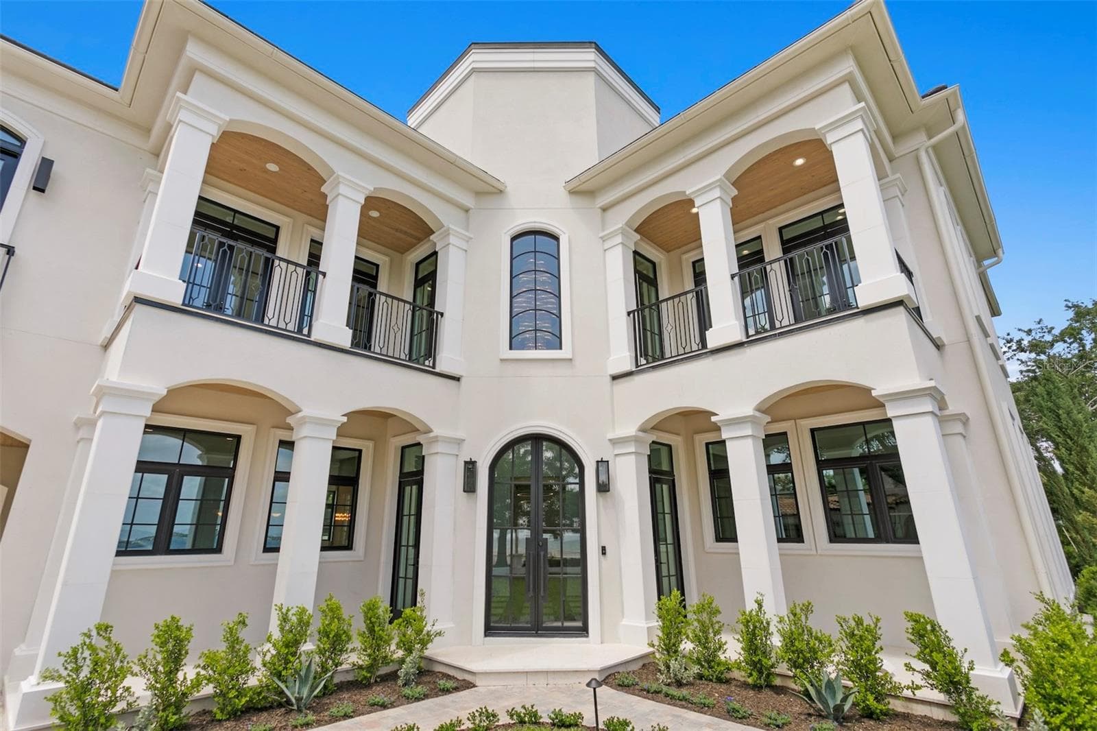 3907 Bayshore Blvd photo 2