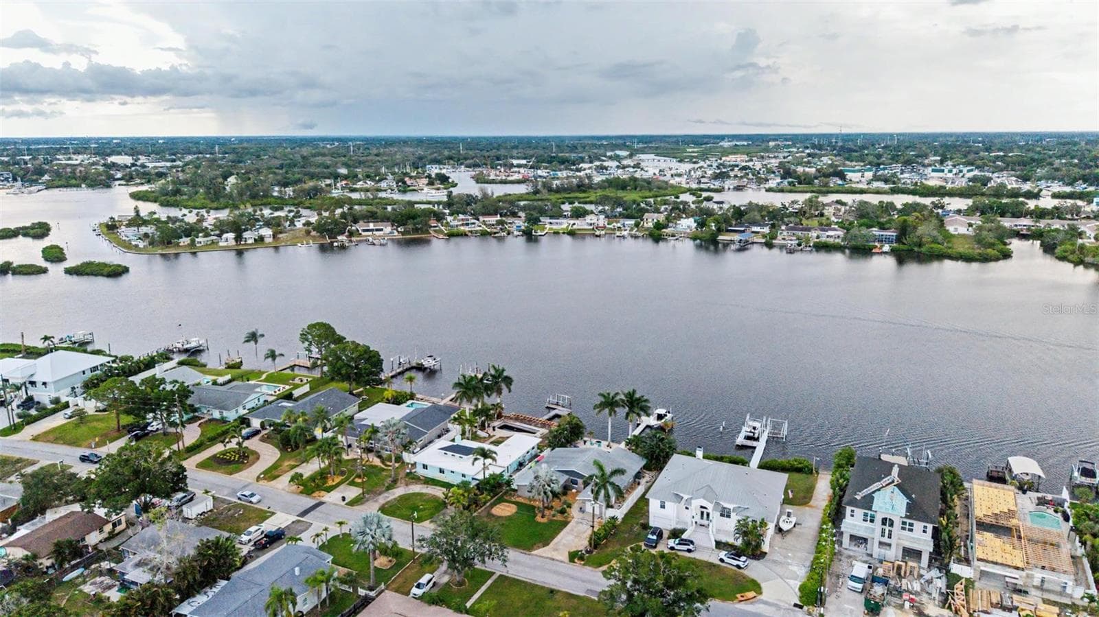 704 Bayshore Dr photo 4