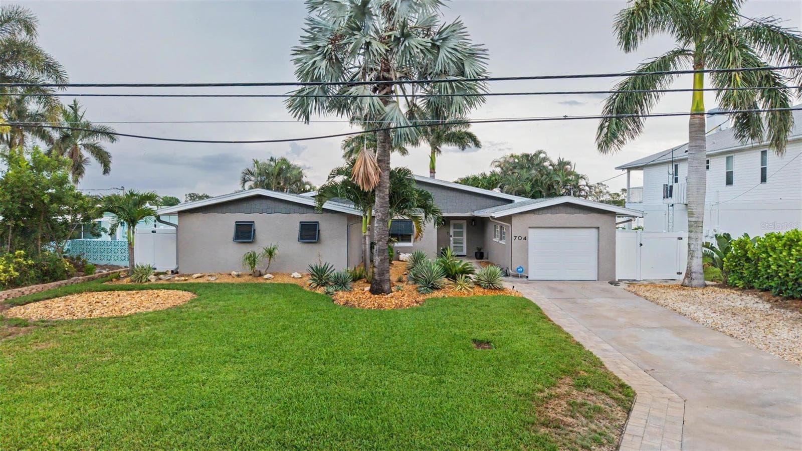 704 Bayshore Dr photo 5