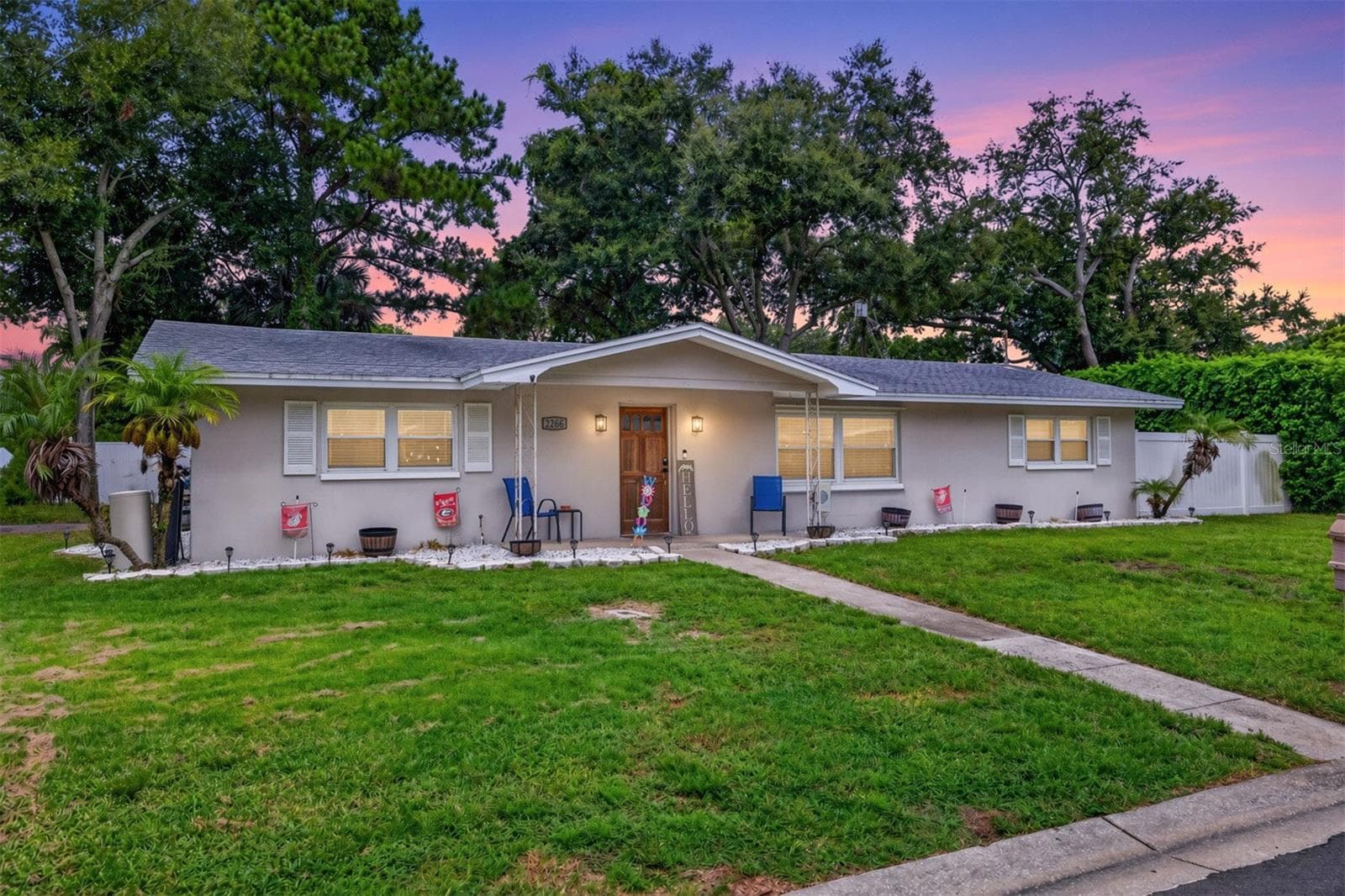 2266 Manor CT photo 3