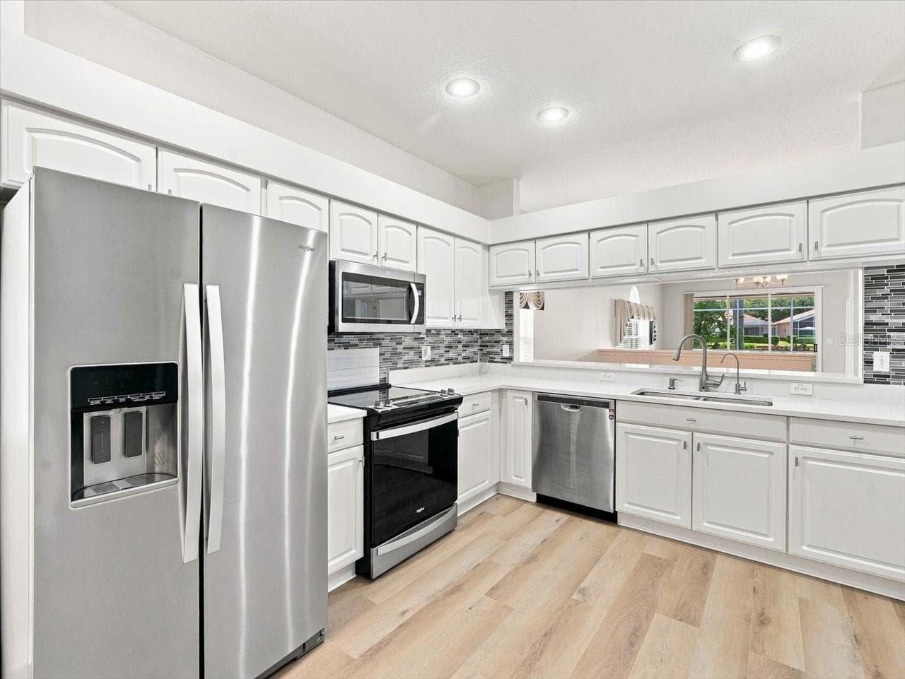 1333 Lindenwood Dr photo 3
