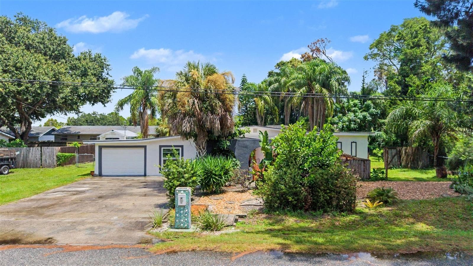 2767 Belle Haven Dr photo 2