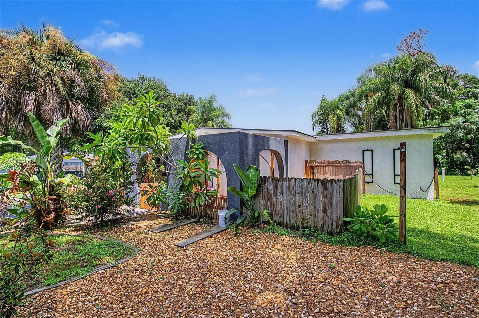 2767 Belle Haven Dr photo 4