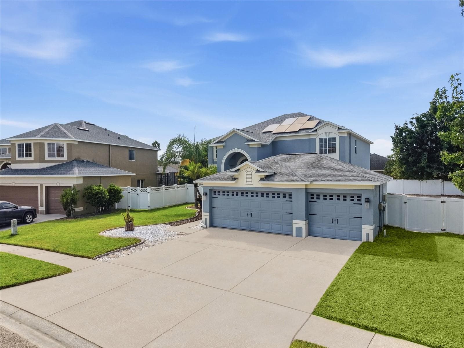 1533 Amaryllis CT photo 3