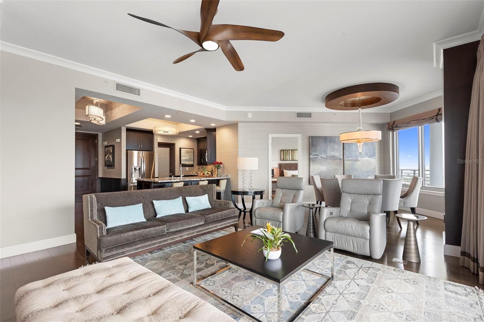 1209 E Cumberland Ave #1901 photo 3