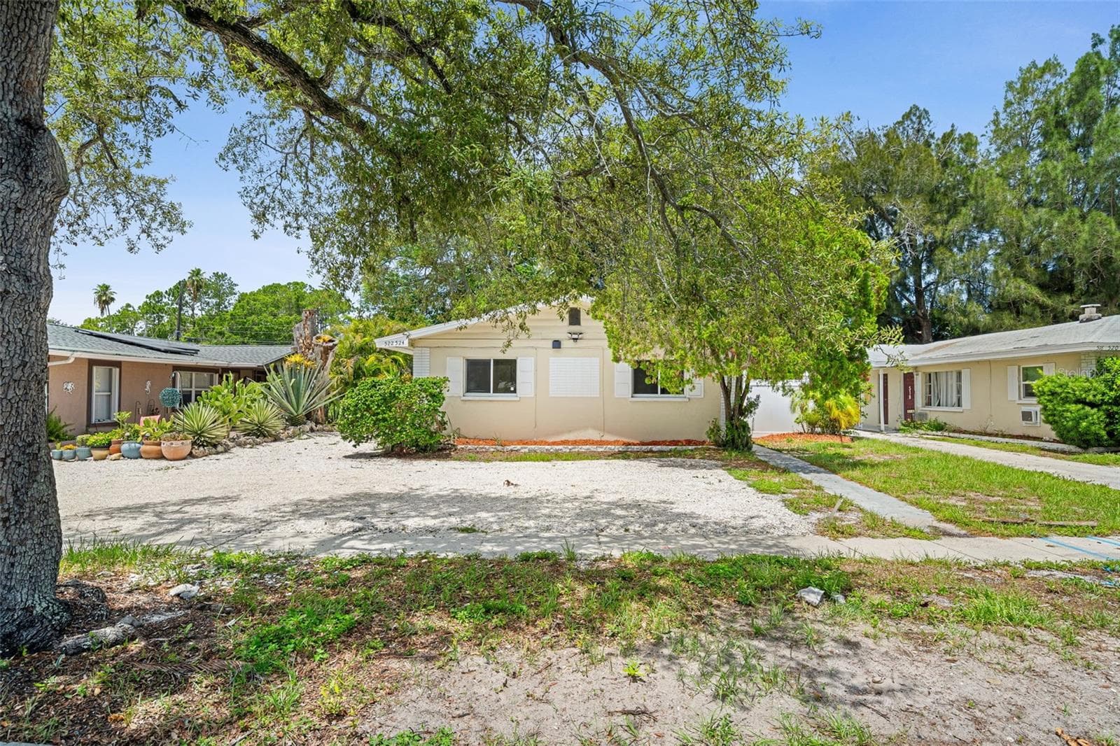 522 Florida Ave photo 2