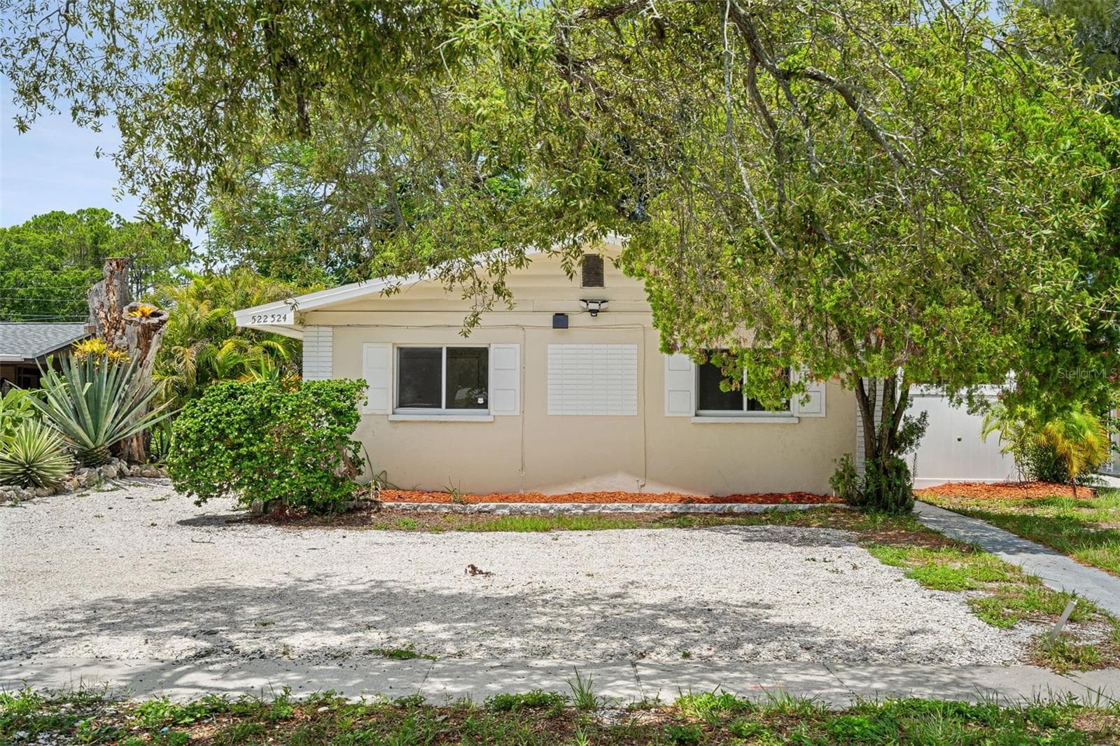 522 Florida Ave photo 3