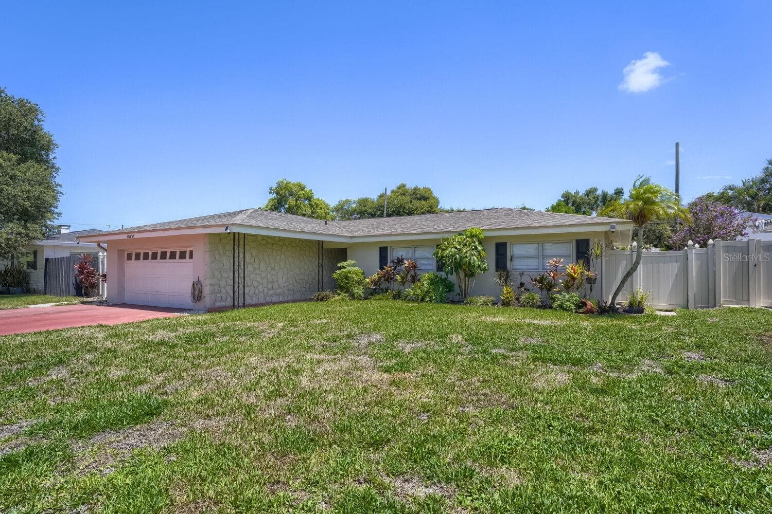 13931 Dominica Dr photo 3