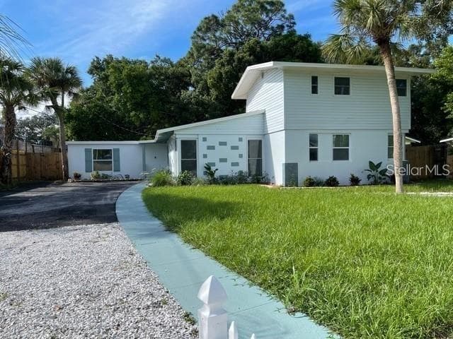 415 Venetian Dr photo 2