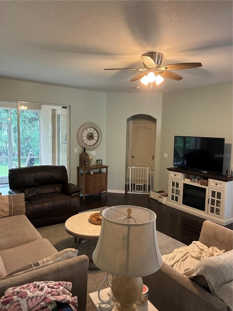 8872 Founders Cir photo 2