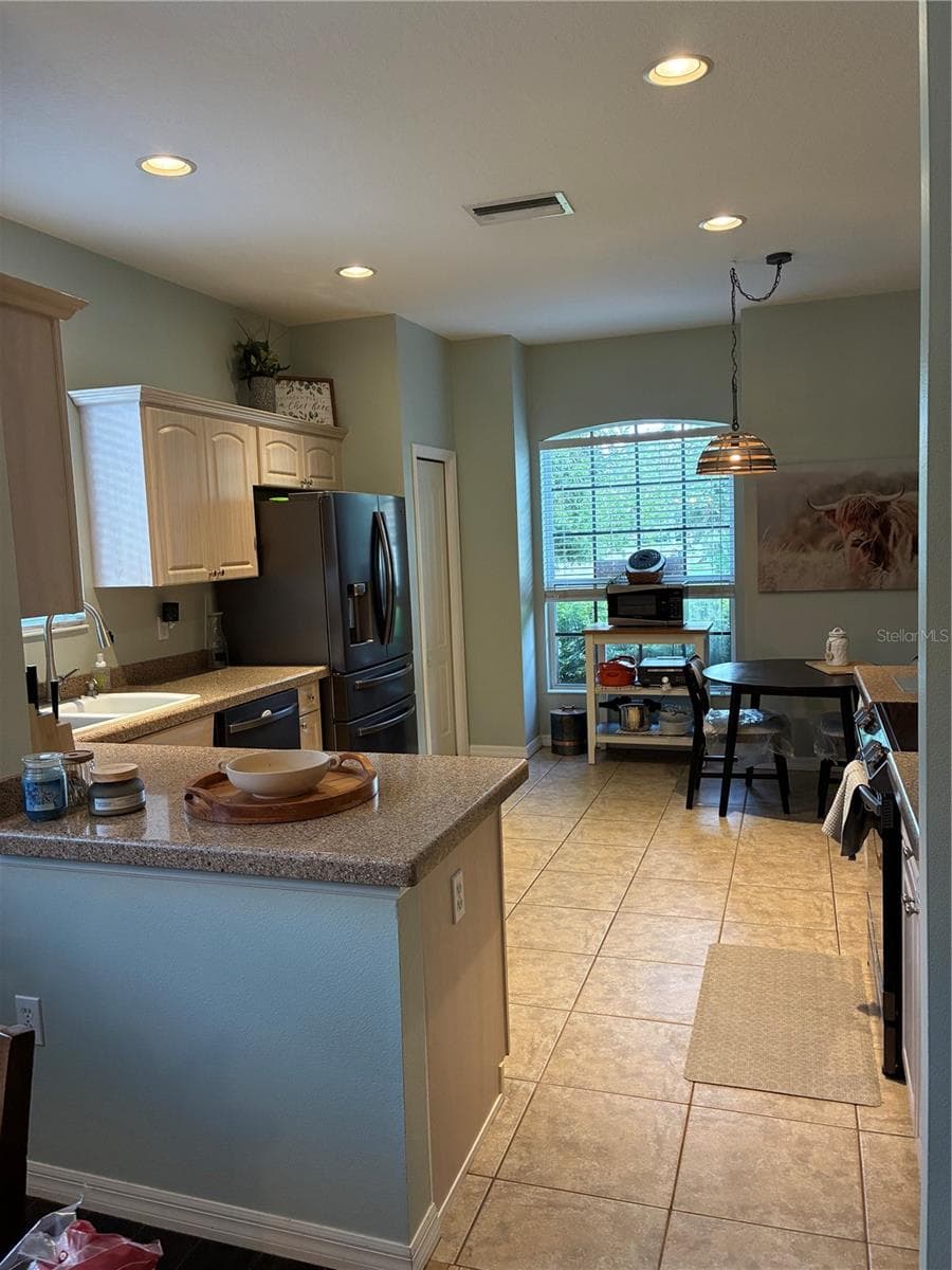 8872 Founders Cir photo 5