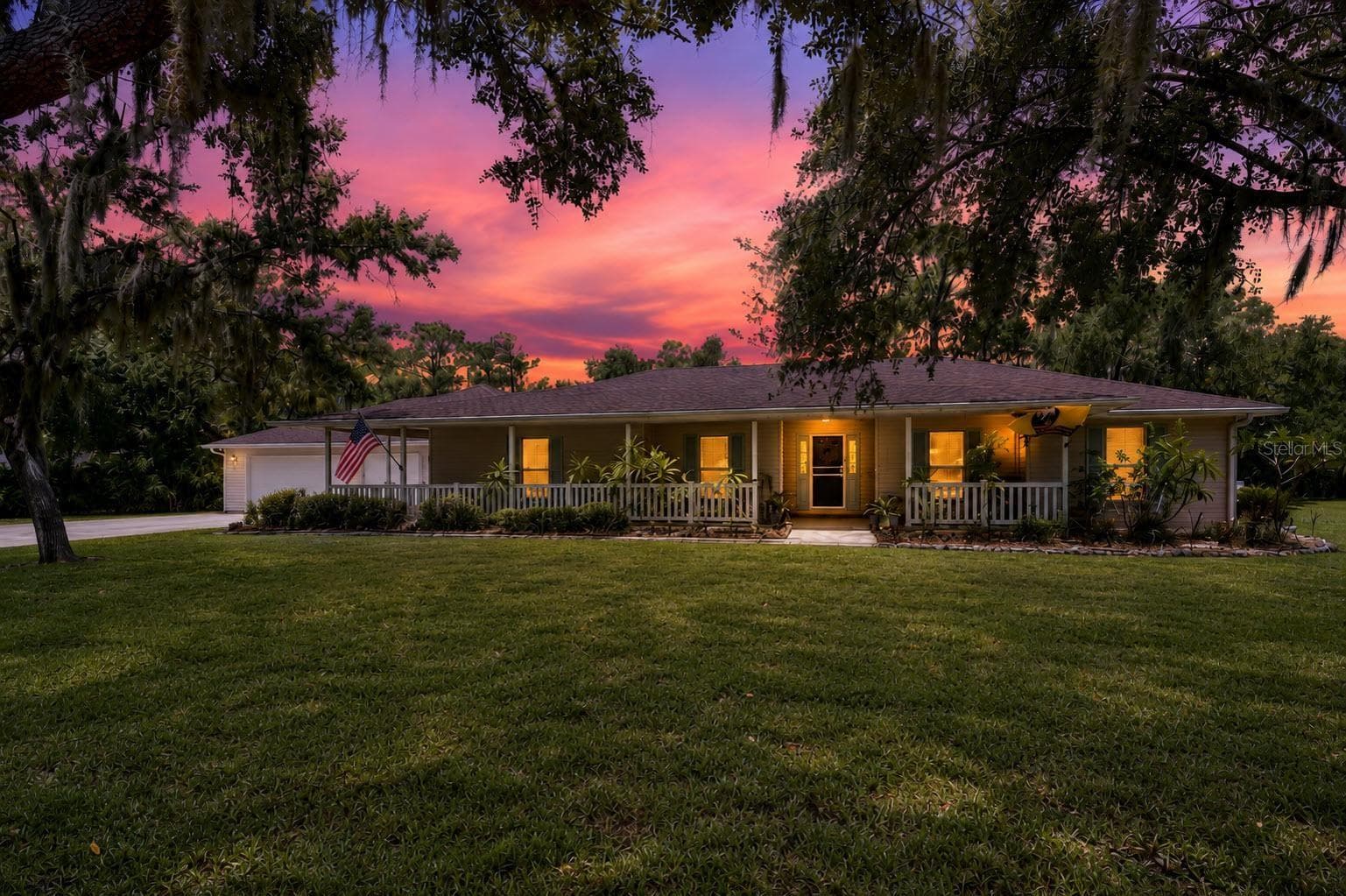 608 Woodview Way photo 4