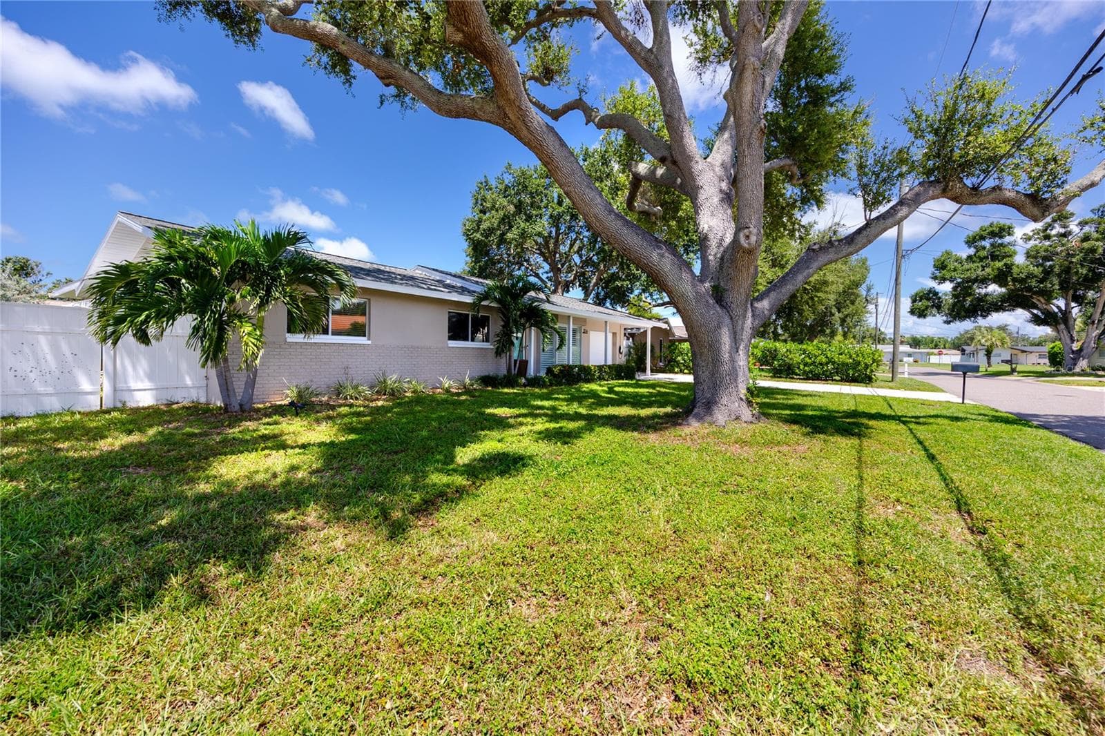1744 Harbor Cir E photo 4