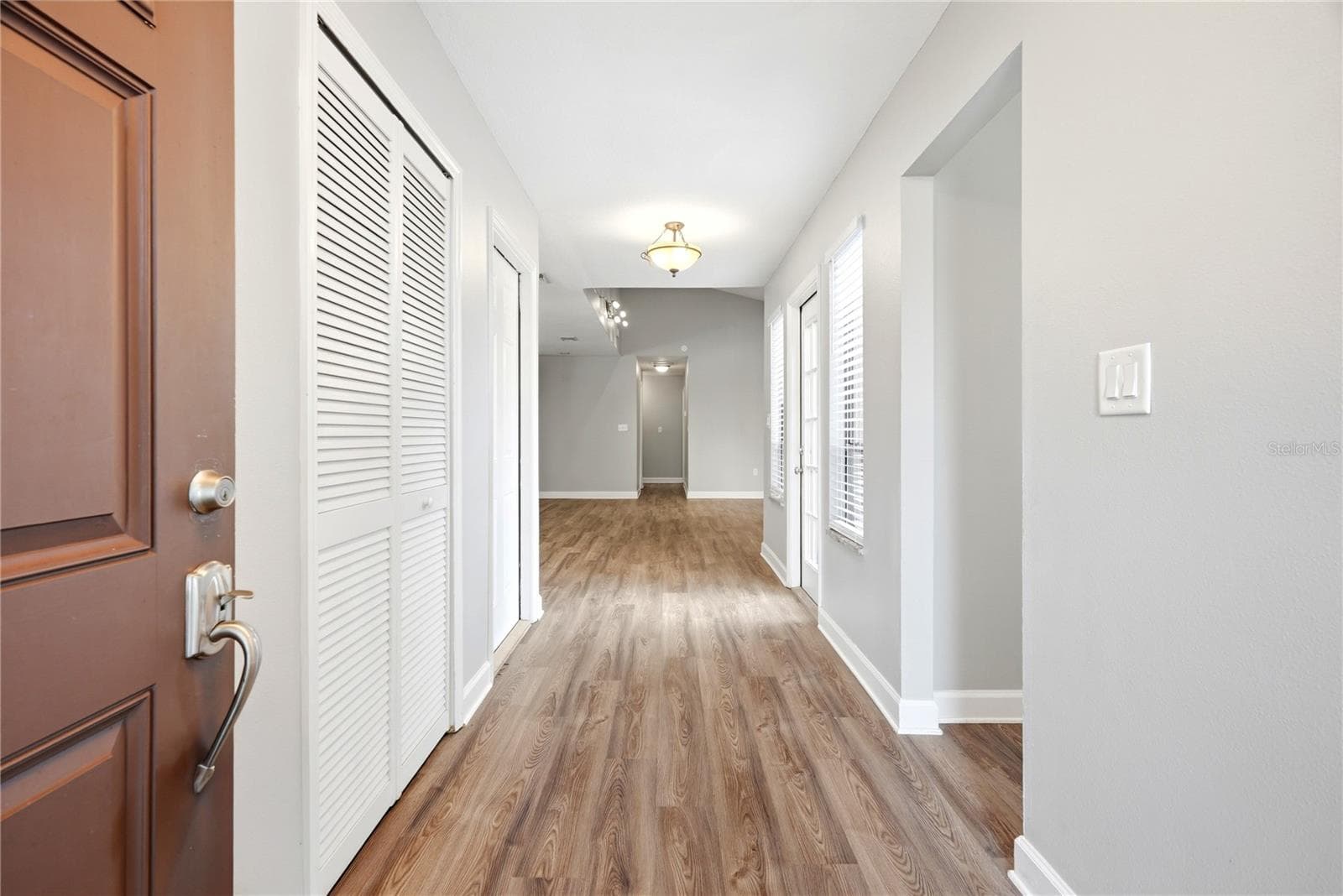 664 Channing Dr photo 3