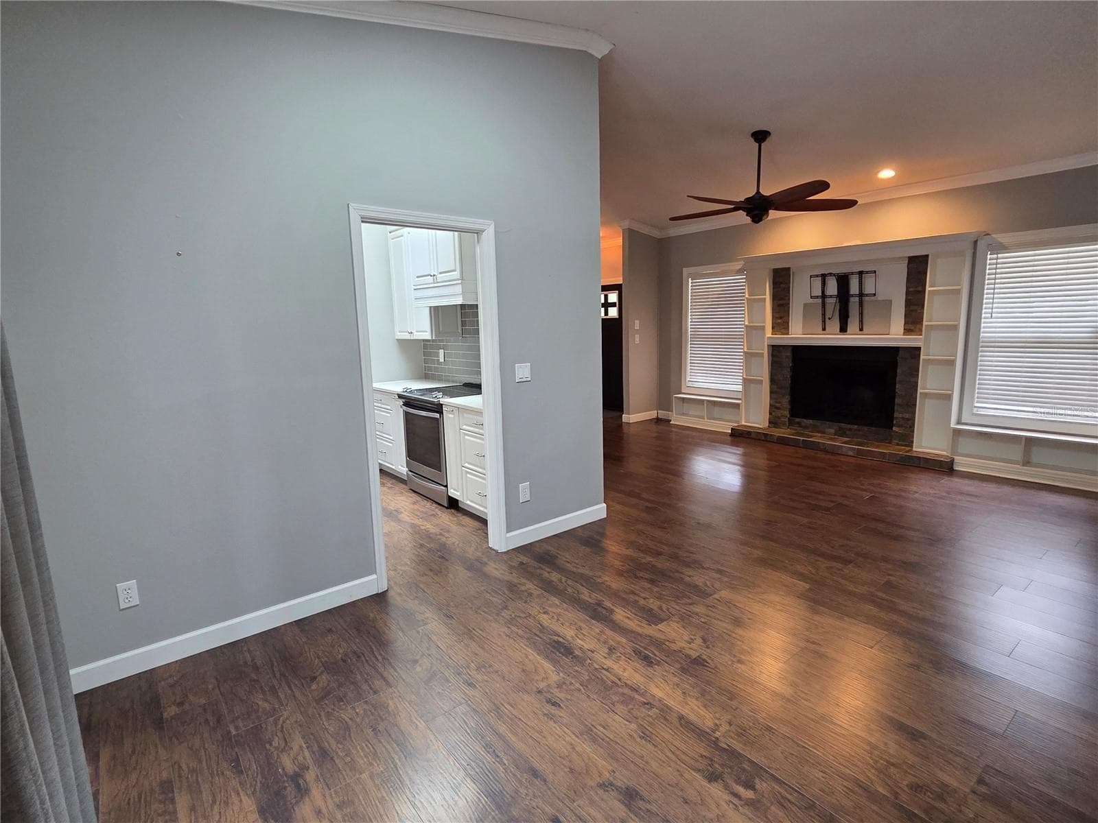 1033 Rosetree Ln photo 5