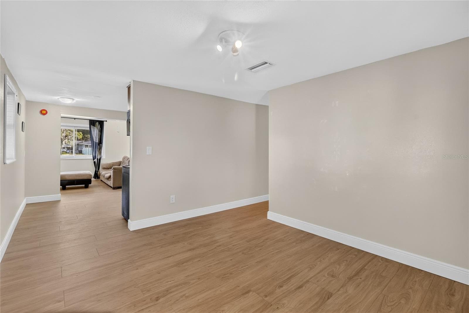 3104 Stewart St photo 4