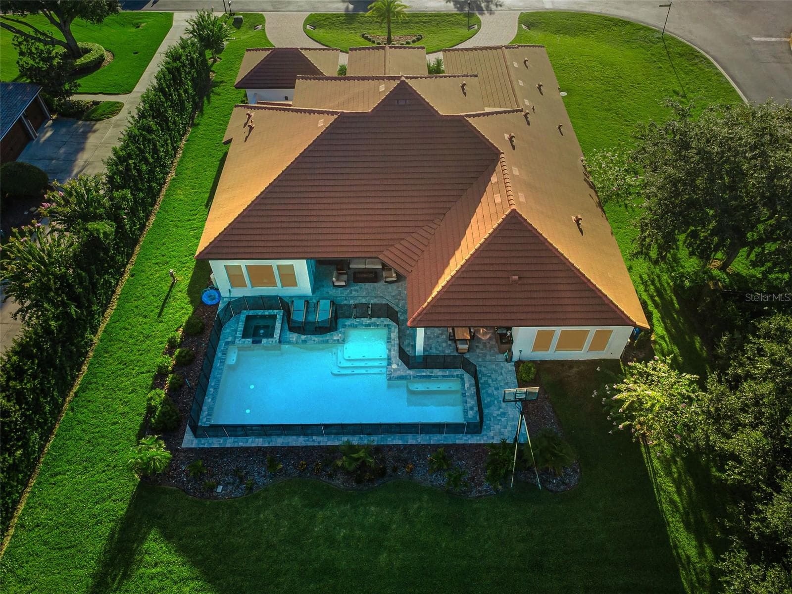 1422 Oak Meadow Pt photo 2