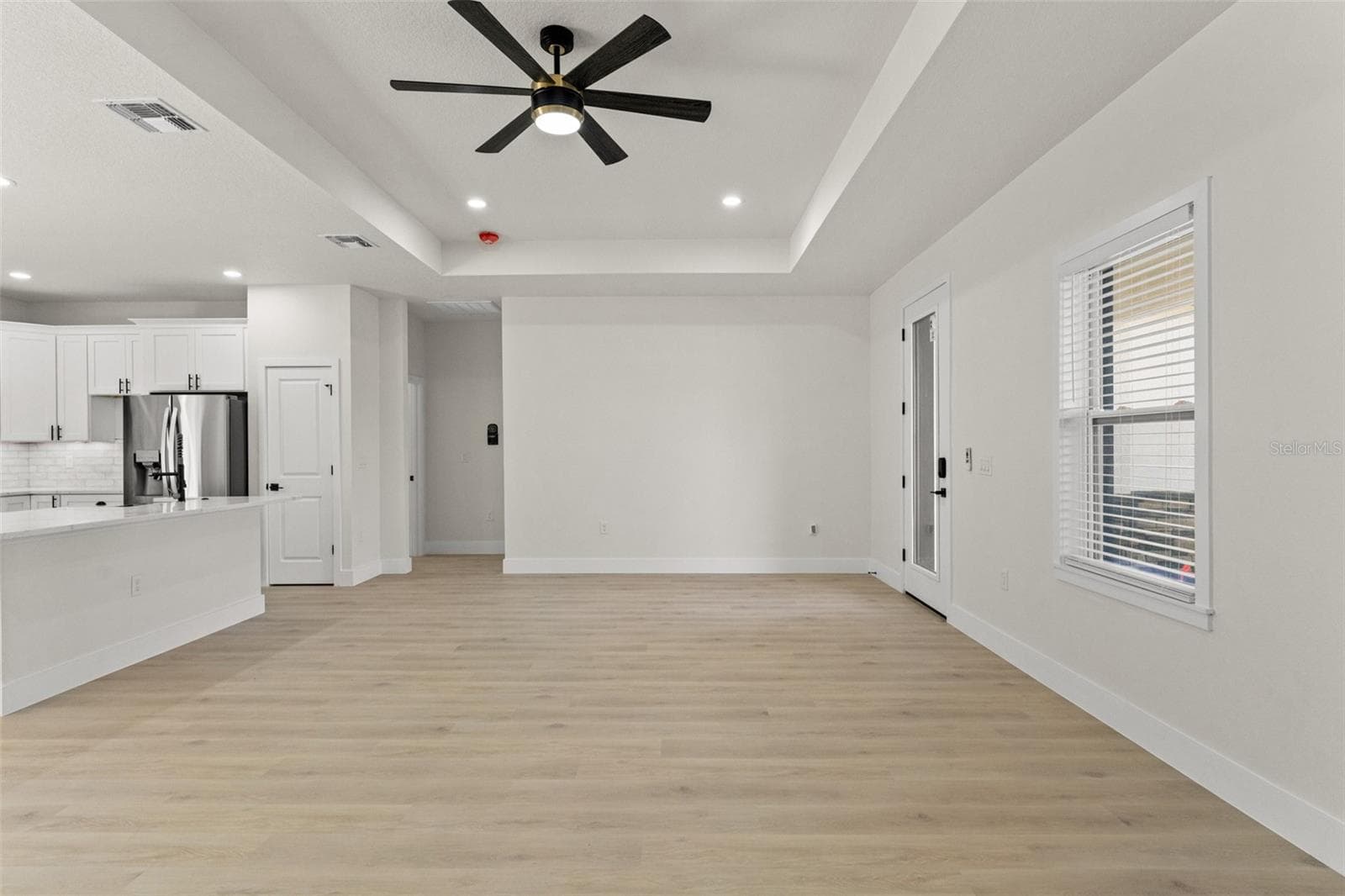 10439 Gypsy Ave photo 3