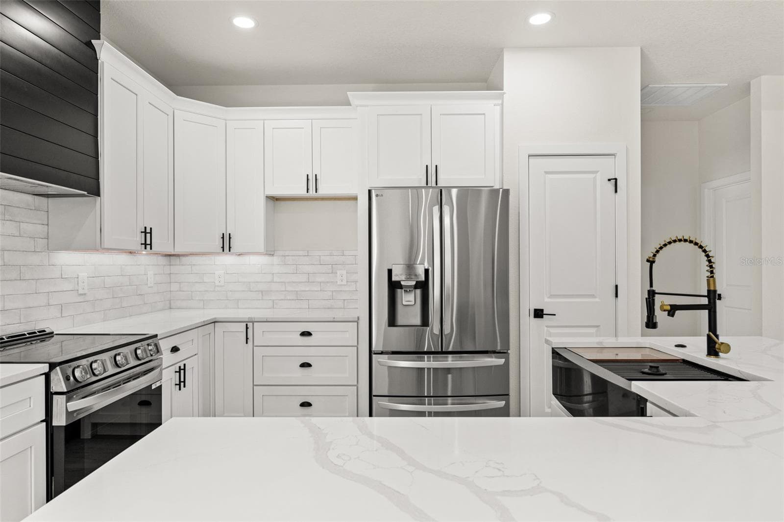 10439 Gypsy Ave photo 5