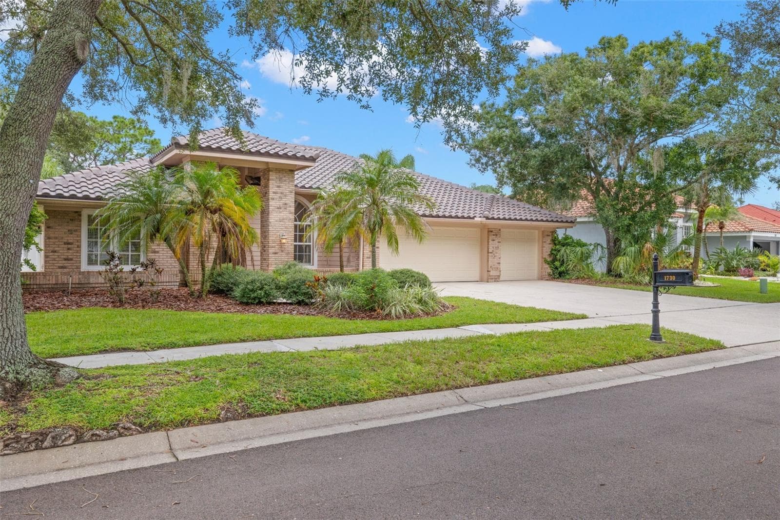 1730 Captiva Dr photo 4