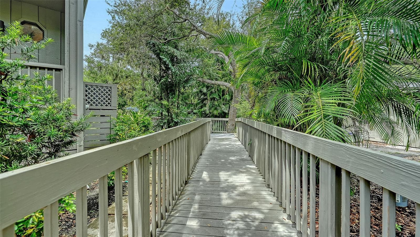 1372 Landings Pt #28 photo 2