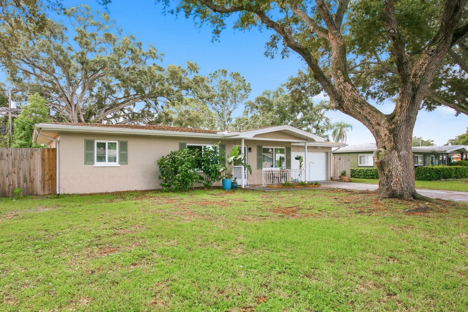 613 Imperial Dr photo 2