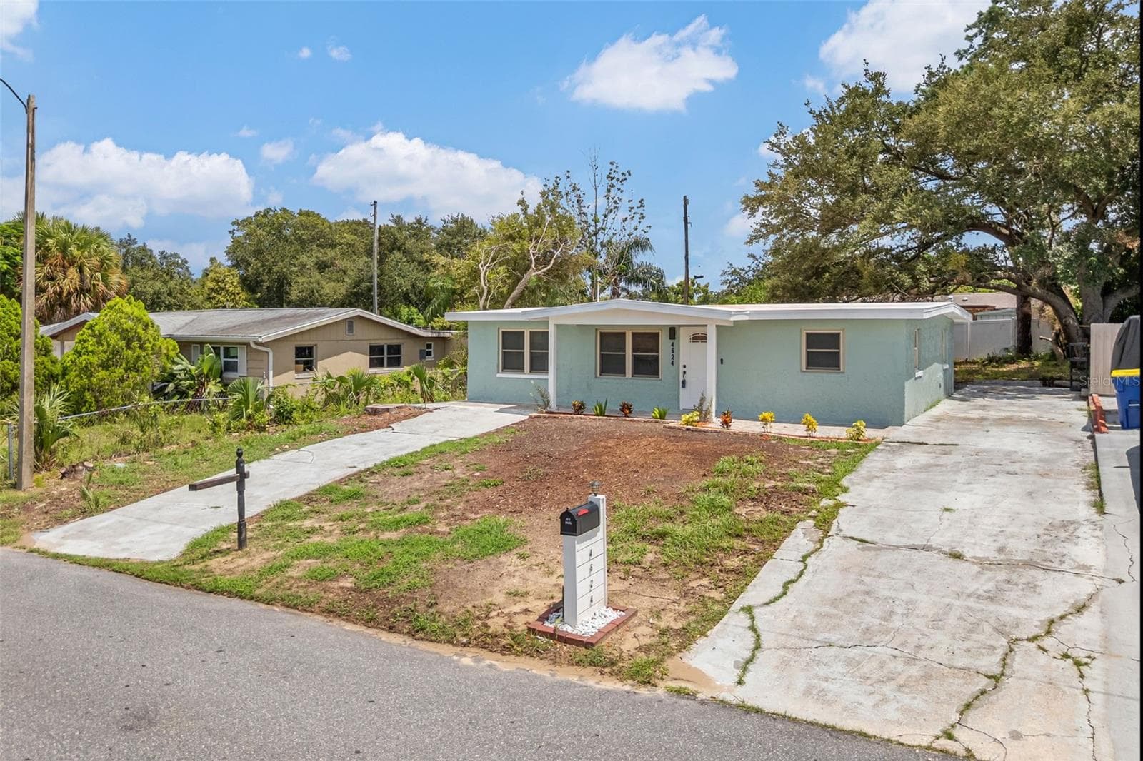 4624 Pirate Pl photo 2