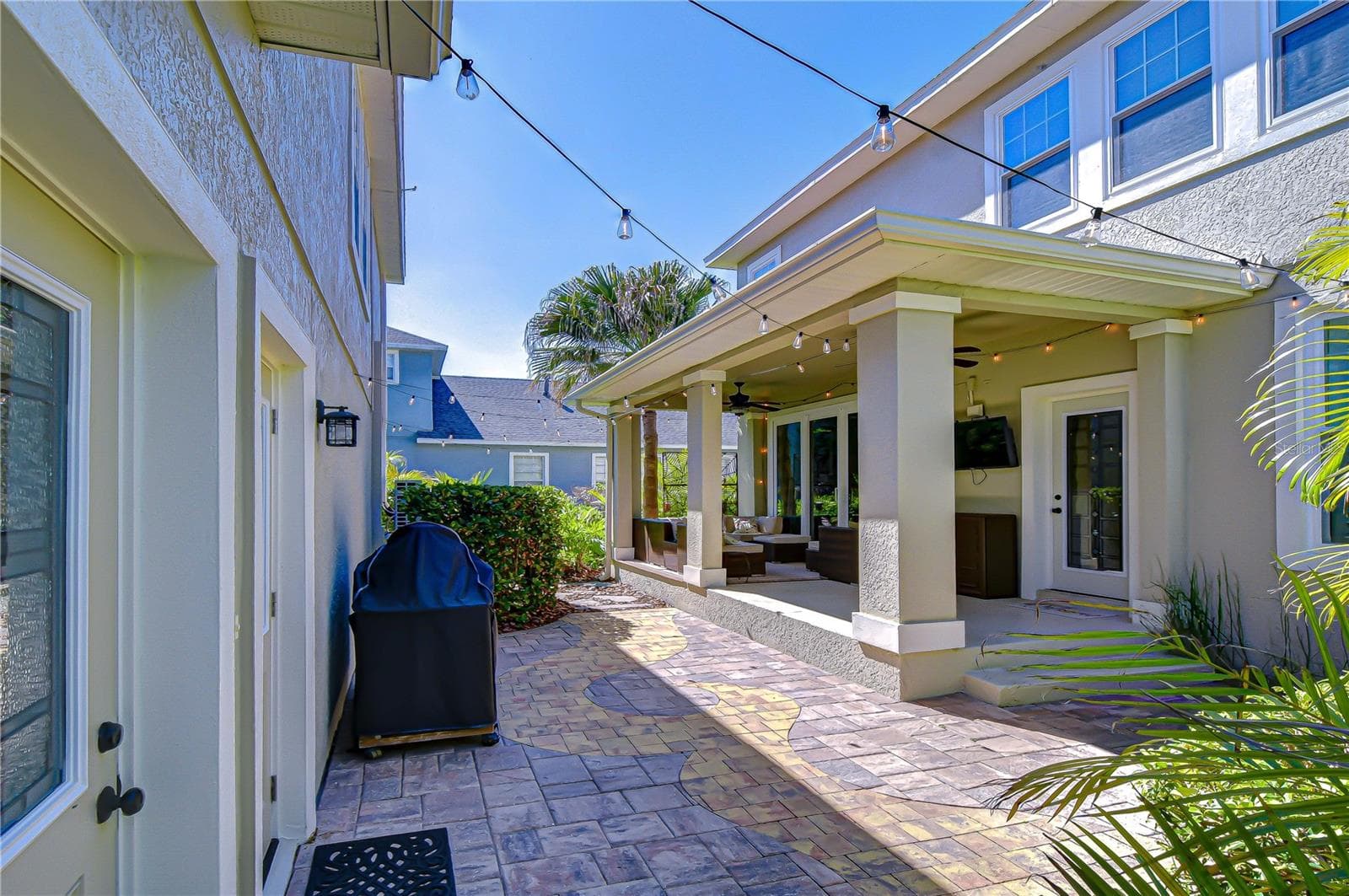 6135 Churchside Dr photo 3