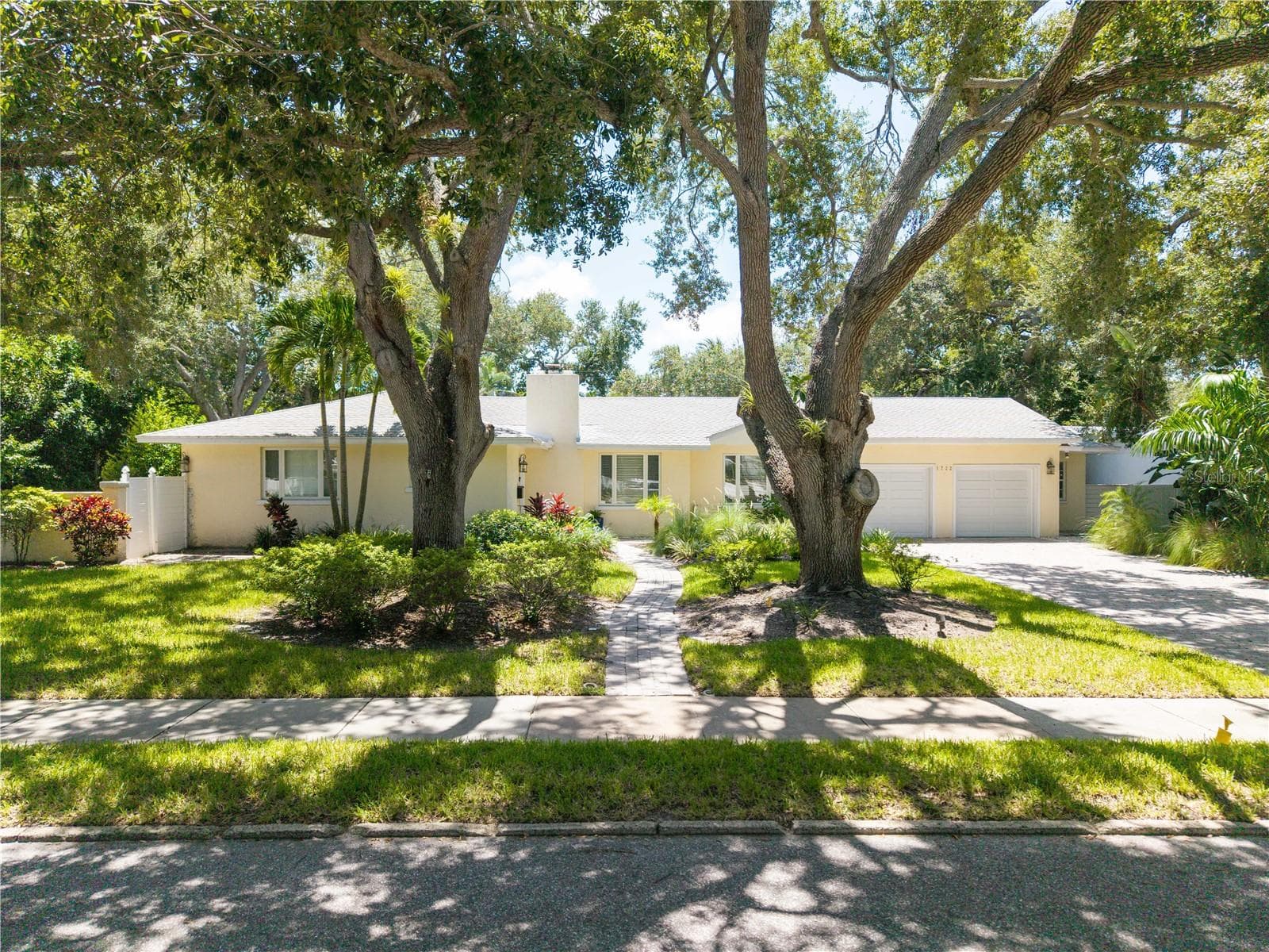1722 North Dr photo 3