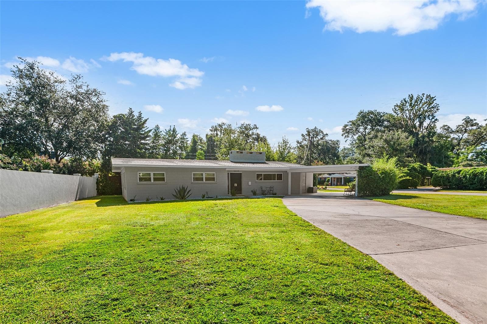 2624 Easton Ter photo 2