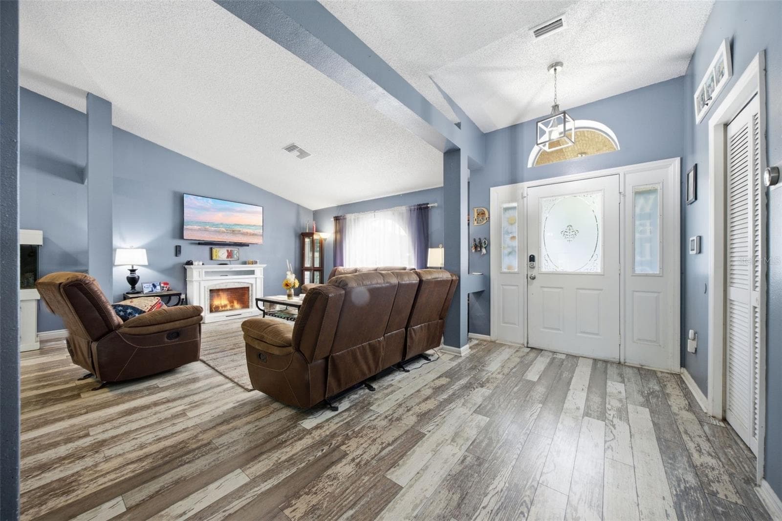 13801 Whitby Rd photo 5