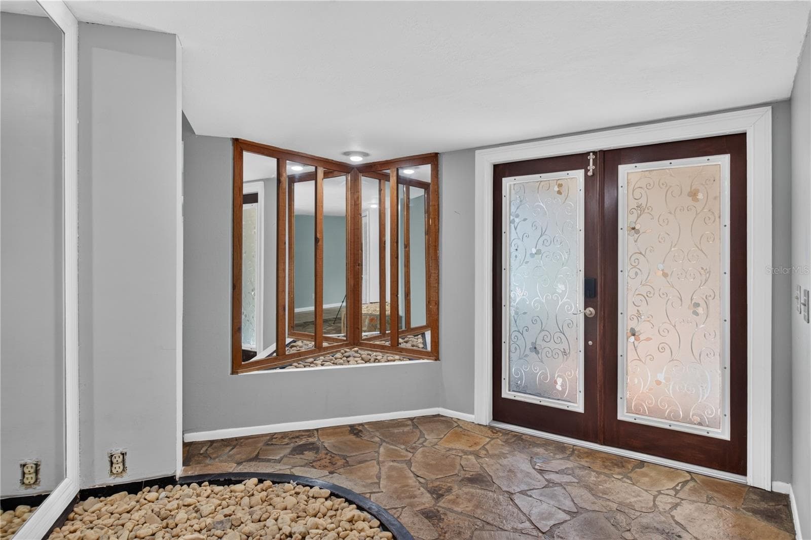 10 Linden Ln photo 4