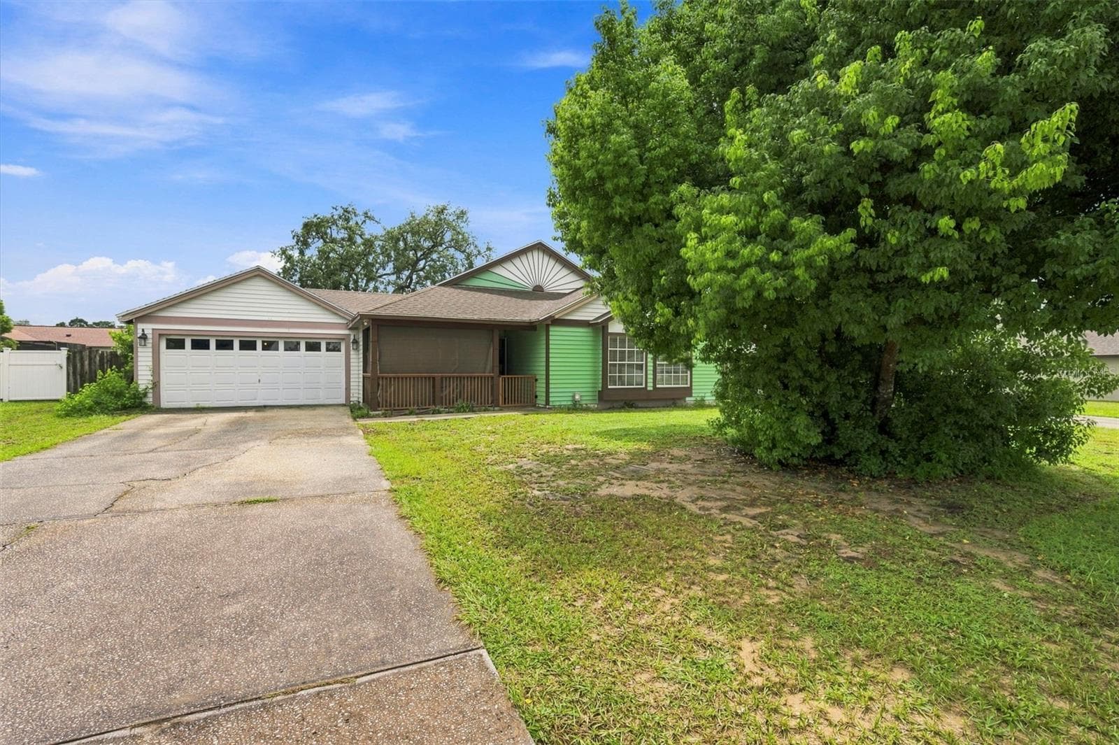 13094 Linden Dr photo 4