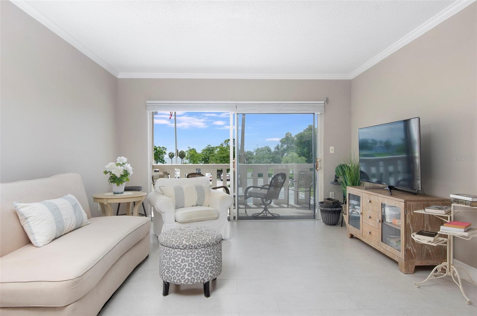1200 N Shore Dr NE #208 photo 5